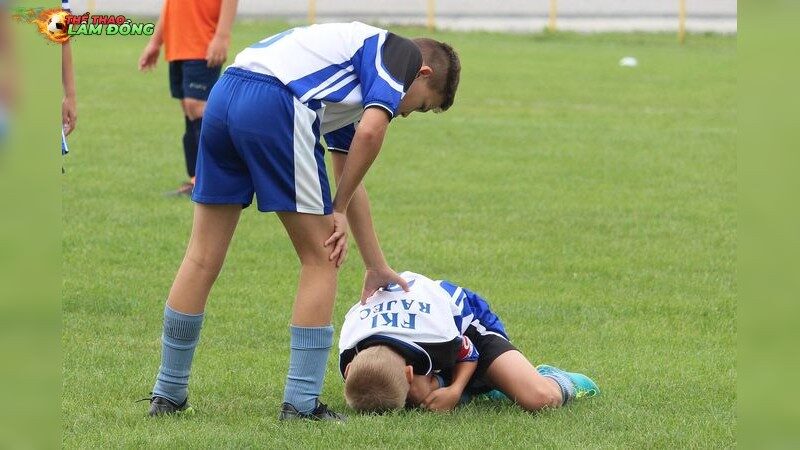Cách Xử Lý Bong Gân Trong Bóng Đá Tại Chỗ
