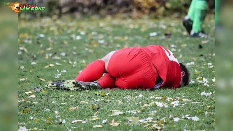 Chấn thương cổ chân khi đá bóng – Cách nhanh chóng phục hồi sức khỏe