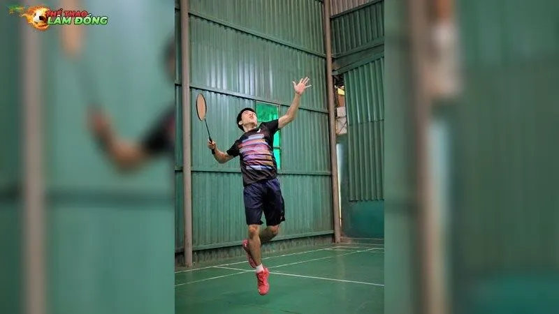 Đau vai do đánh cầu lông – Bí quyết hỗ trợ giảm đau hiệu quả